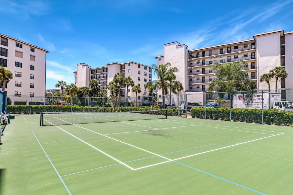 Property building, Garden, Tennis court, Area and facilities