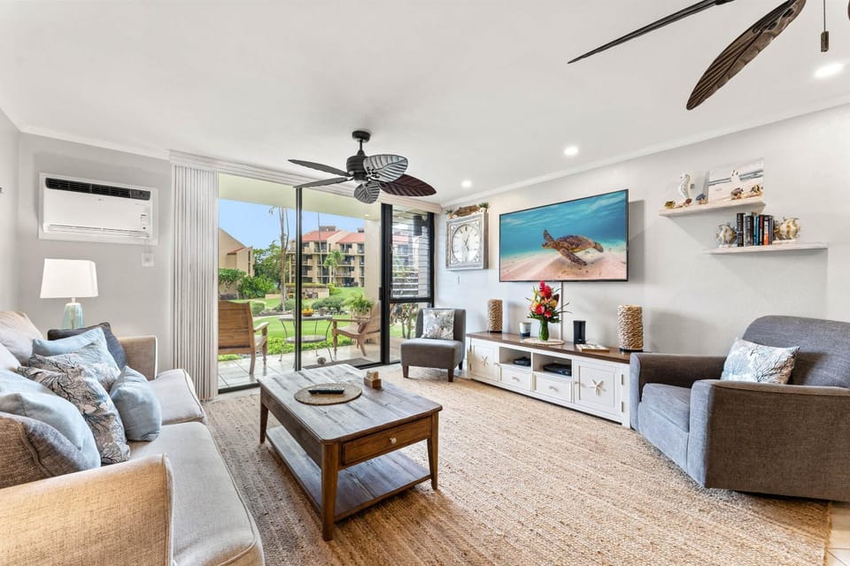 Patio, TV and multimedia, Living room, Seating area, furniture, air conditioner