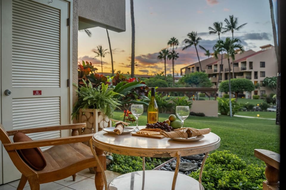 Patio, Garden, Food and drinks, Sunset