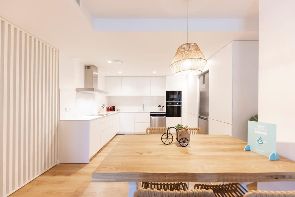 Dining area, kitchen