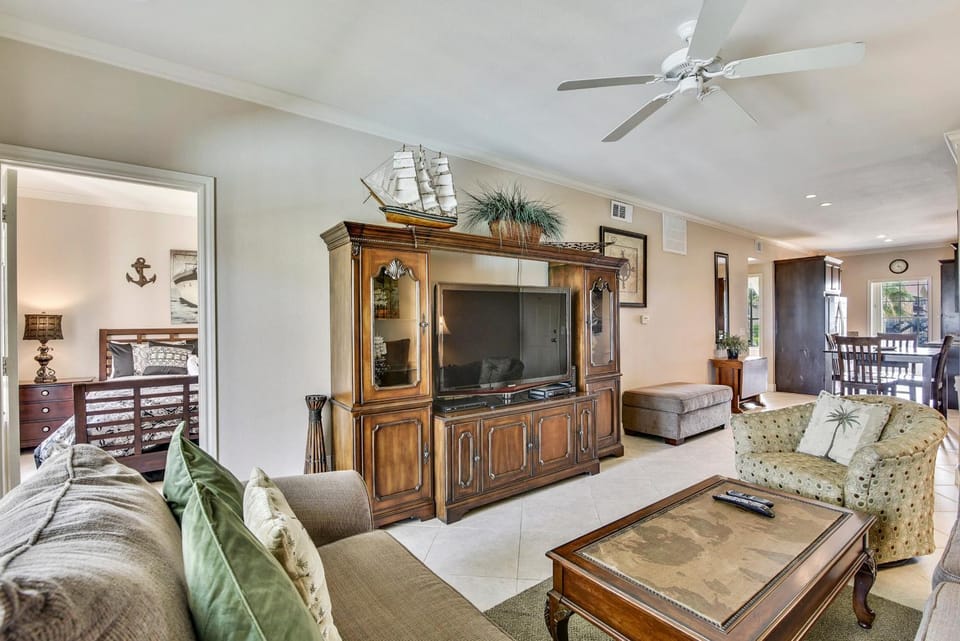 Dawn 824-Sea n Swim Apartment in Galveston Island
