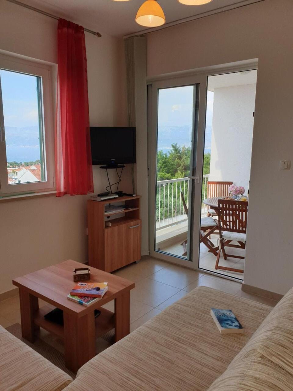 Communal lounge/ TV room