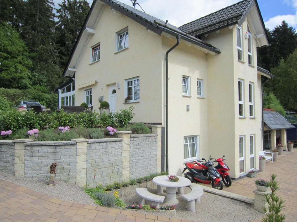 Property building, Garden view, Parking