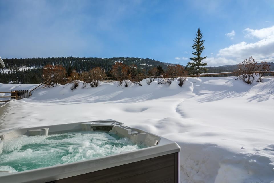 Southfork Retreat House in Big Sky