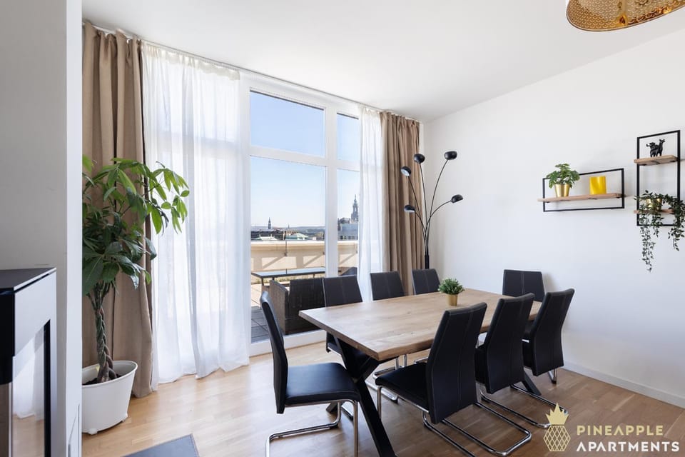 PINEAPPLE APARTMENTS - Penthouse am Zwinger - 162qm - 1x free parking Apartment in Dresden