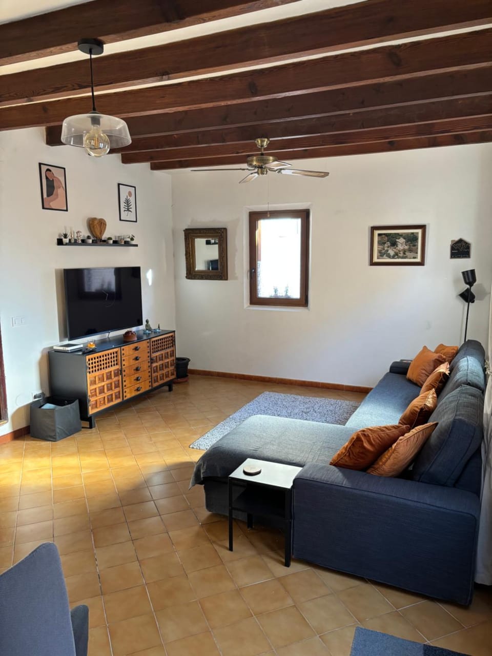TV and multimedia, Living room, Seating area