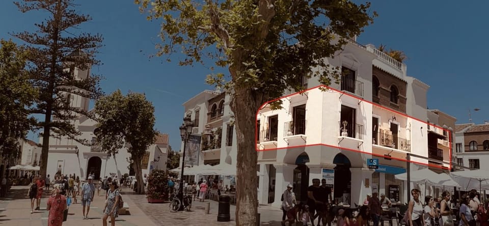 Property building, Neighbourhood, City view, Street view, Location
