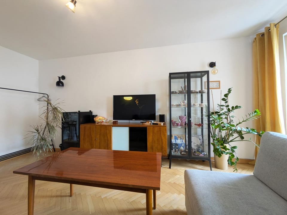 Communal lounge/ TV room, Living room