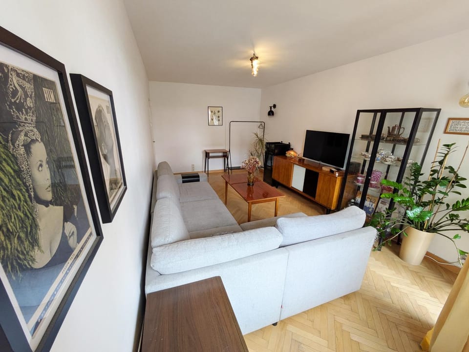 Communal lounge/ TV room, TV and multimedia, Living room, Seating area