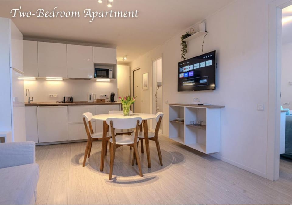 TV and multimedia, Kitchen or kitchenette, Living room, Dining area
