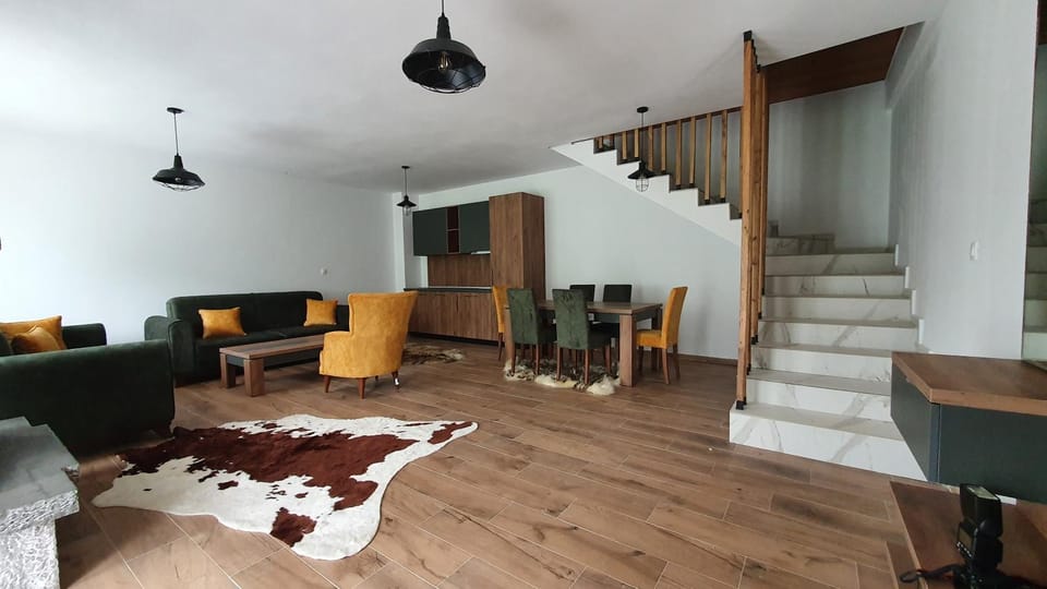 Living room, Dining area