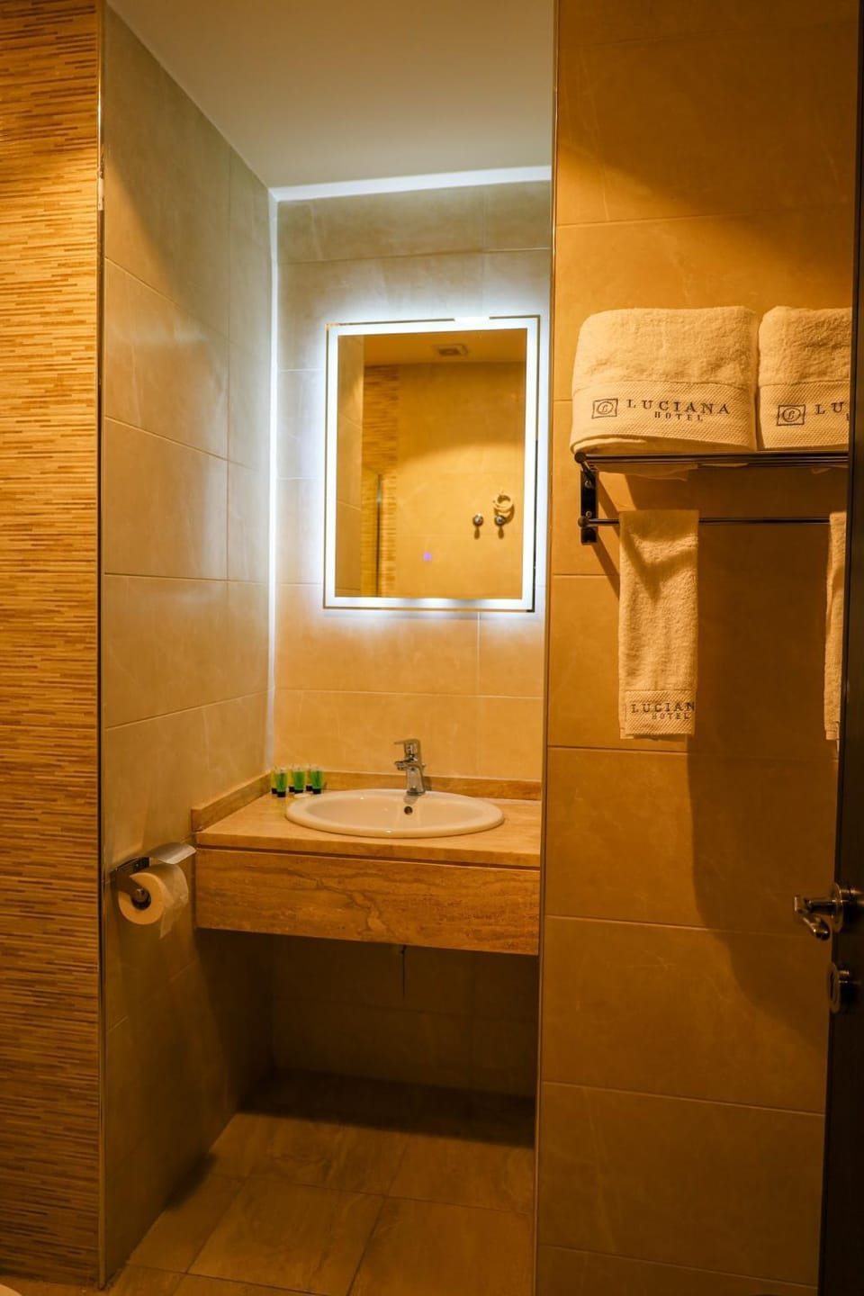 Bathroom, towels