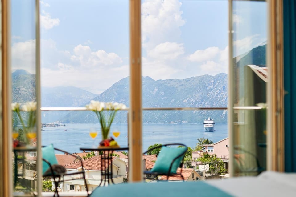 Balcony/Terrace, Mountain view, Sea view