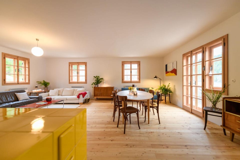 Living room, Dining area