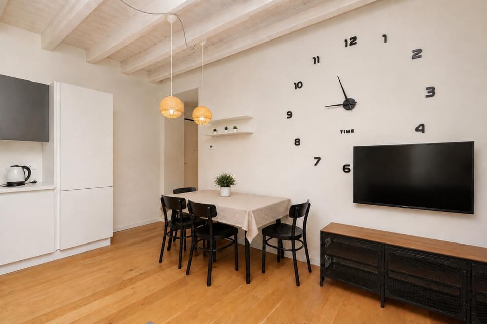 Communal lounge/ TV room, TV and multimedia, Kitchen or kitchenette, Living room, Seating area, Dining area, Evening entertainment, minibar, air conditioner