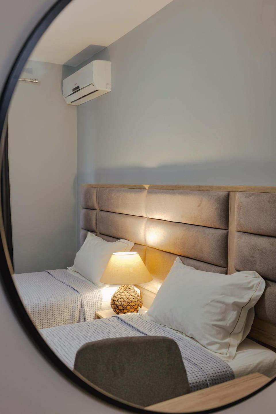 Bedroom, air conditioner