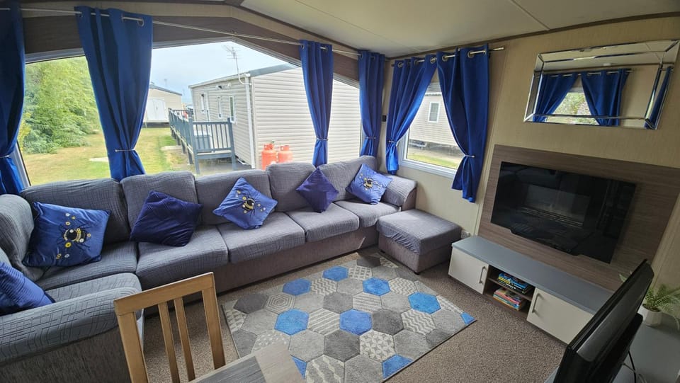 Great Yarmouth PK Sunset View - NOW with Linen Apartment in England
