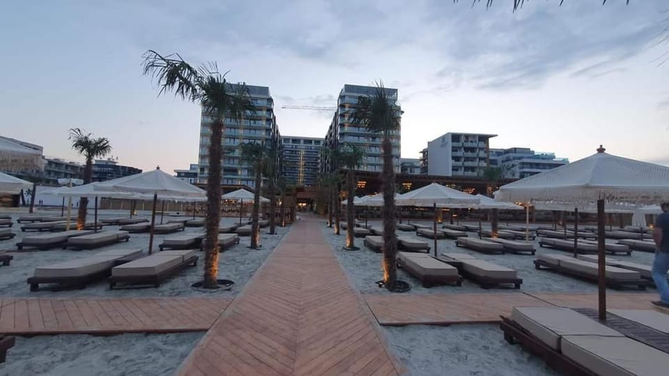B&B Apartments Mamaia Nord Azimuth Beach Apartment in Constanța County