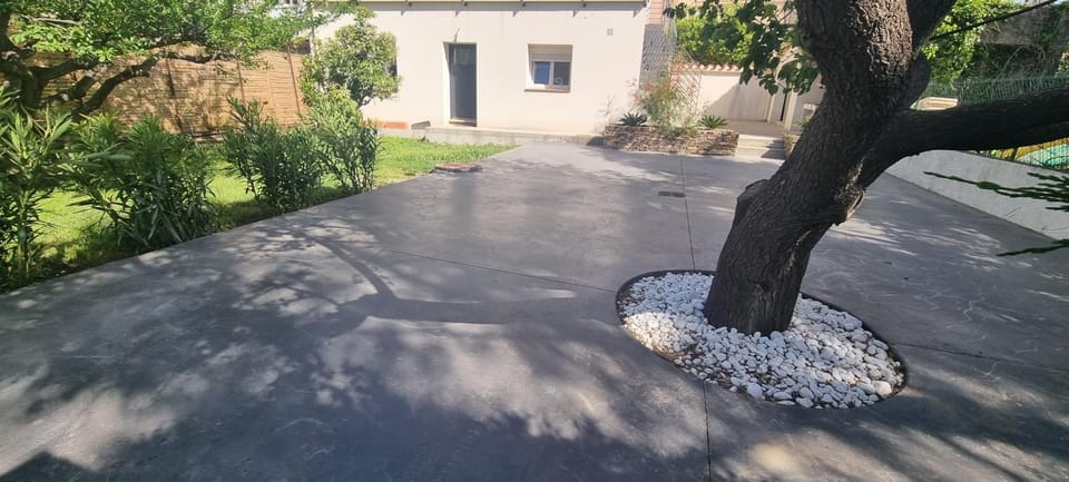 Patio, Facade/entrance, Parking