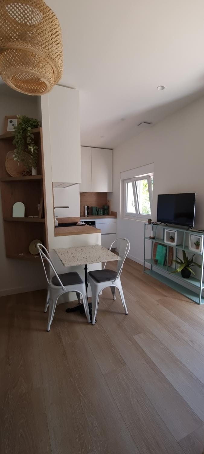 TV and multimedia, Living room, Dining area