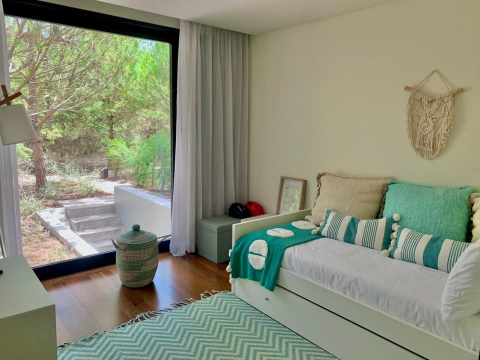 Bedroom, young children, older children