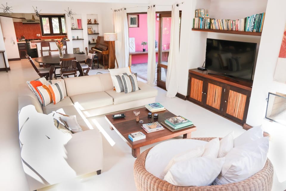 Communal lounge/ TV room, Living room, flat iron