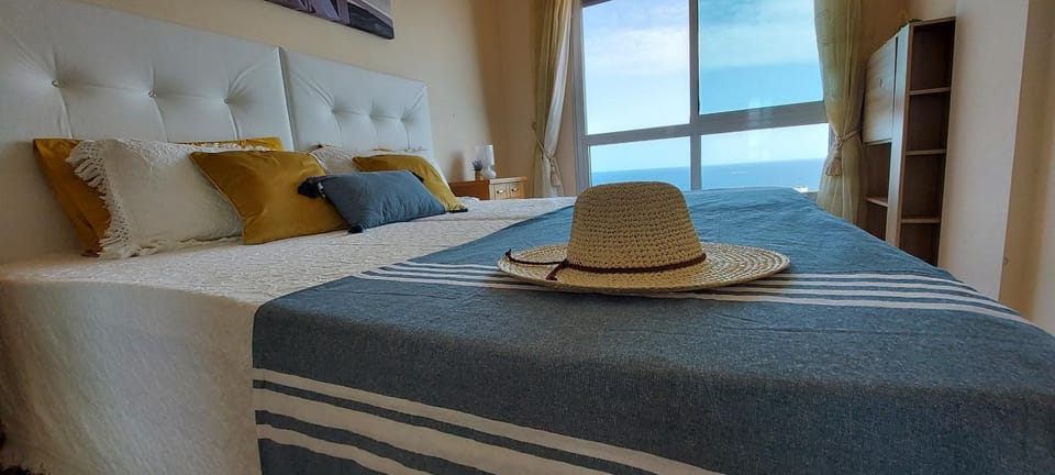 Bed, Natural landscape, Photo of the whole room, Bedroom, Sea view
