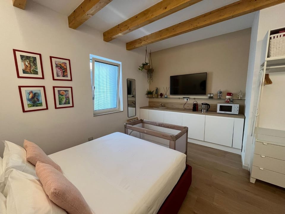Maison Chene petit appartement Bed and Breakfast in Apulia