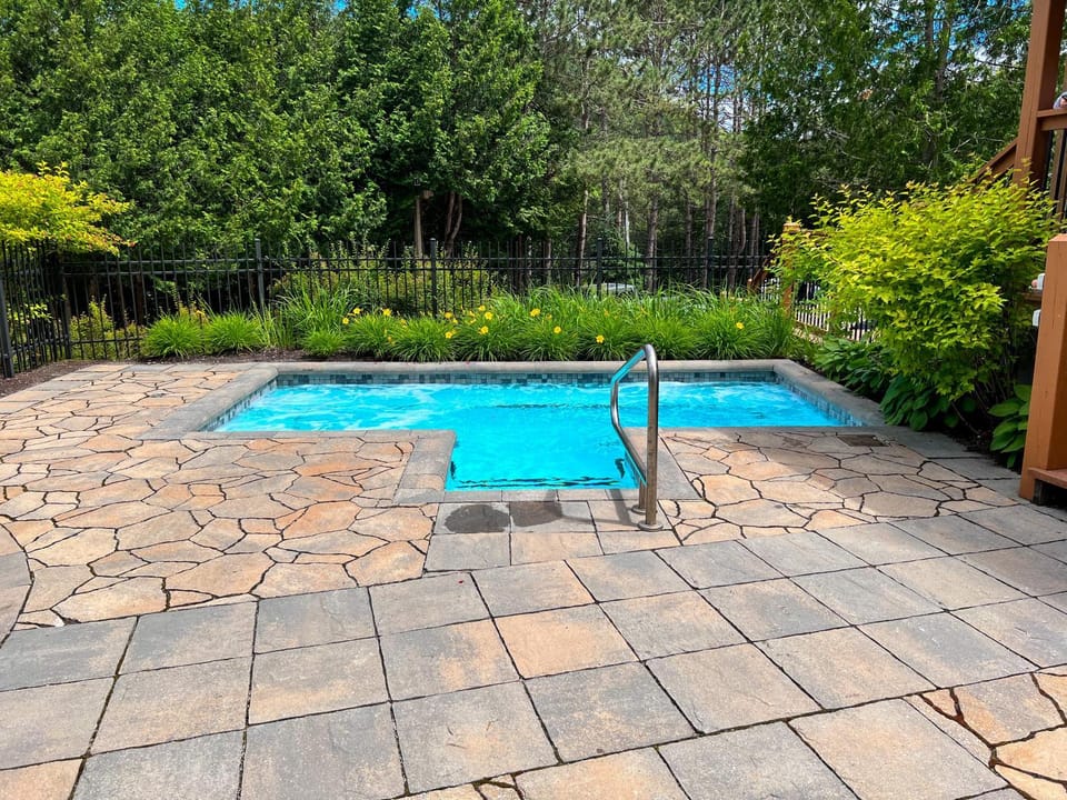 Hot Tub, Swimming pool