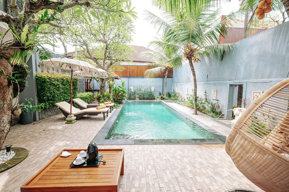 Balcony/Terrace, Pool view, Swimming pool, sunbed