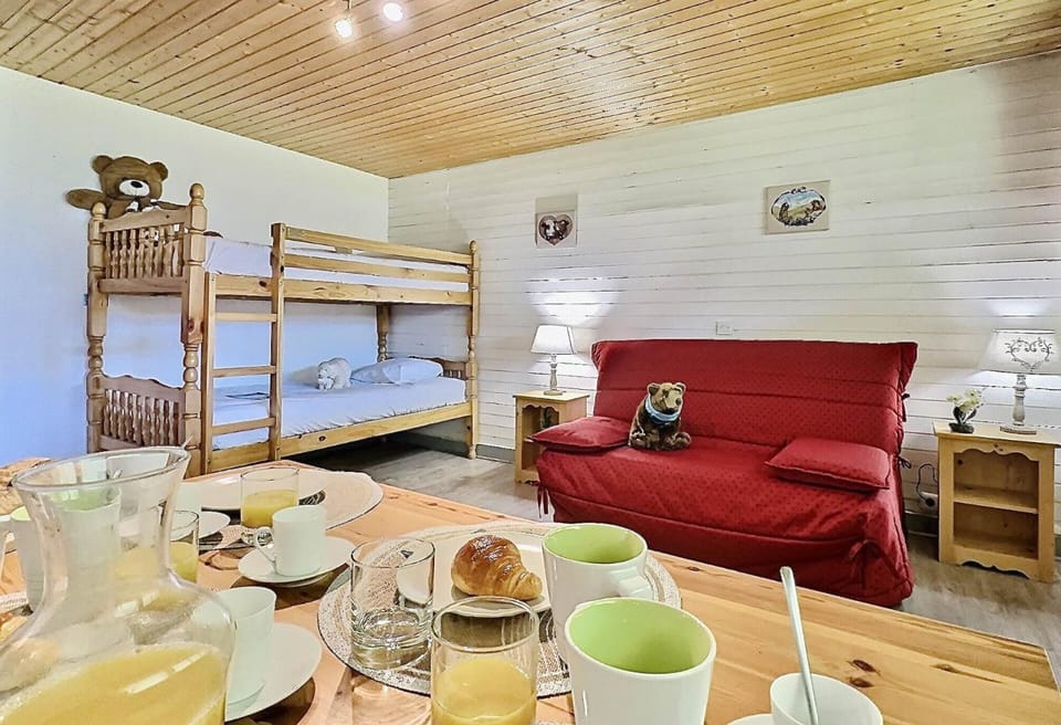 Résidence Neige Et Soleil - Studio 4 personnes à Tignes au pied des pistes et proche des commerces dans le quartier du Rosset. Studio très bien agencé avec MAE-1806 Apartment in Tignes