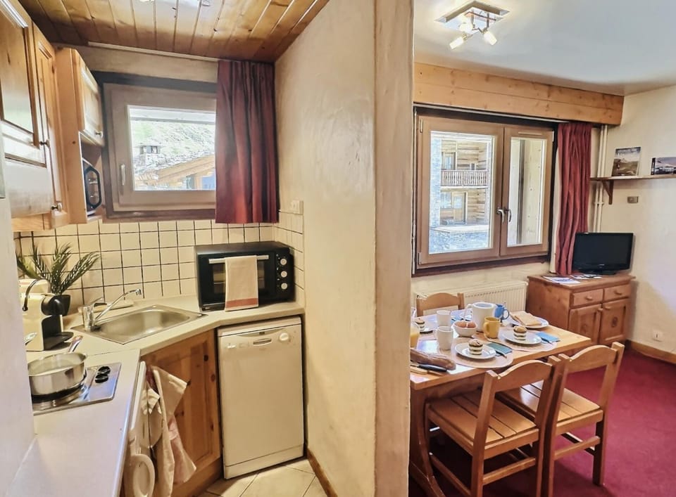 Résidence Rogoney - Les Bleuets - Studio 3 personnes à Val d'Isère à 300m du centre du village et 100m des pistes MAE-1850 Apartment in Val dIsere