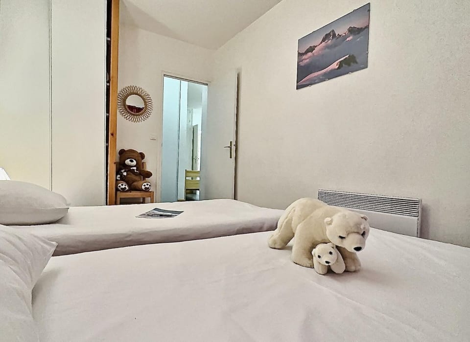Résidence Le Bec Rouge - Appartement 3 pièces 8 personnes à Tignes ski aux pieds et proche des commerces dans le quartier du Lac. Grand espace de vie, cu MAE-2001 Apartment in Tignes