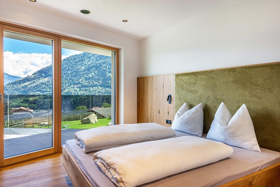 Property building, Living room, Bedroom