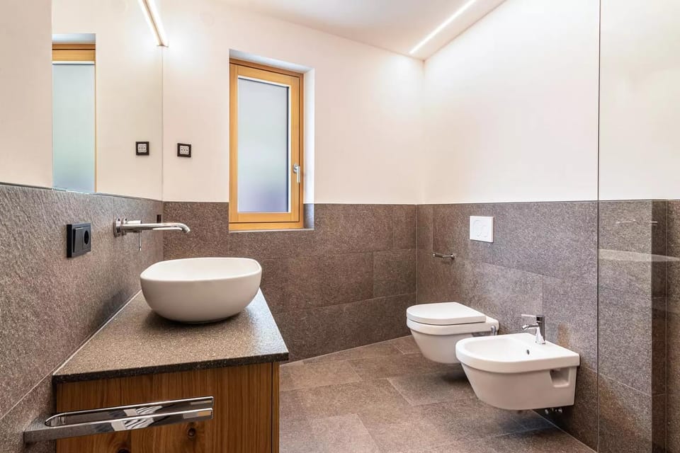 Bathroom, Living room