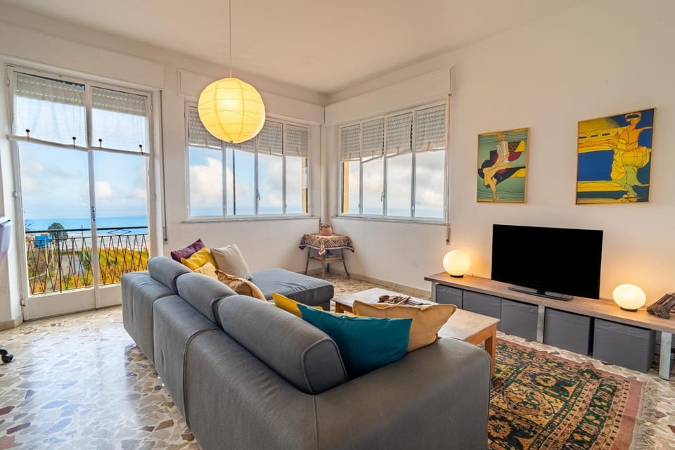 TV and multimedia, Living room, Seating area, Sea view