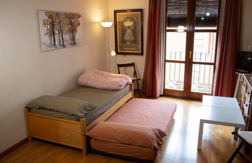 Bed, Living room