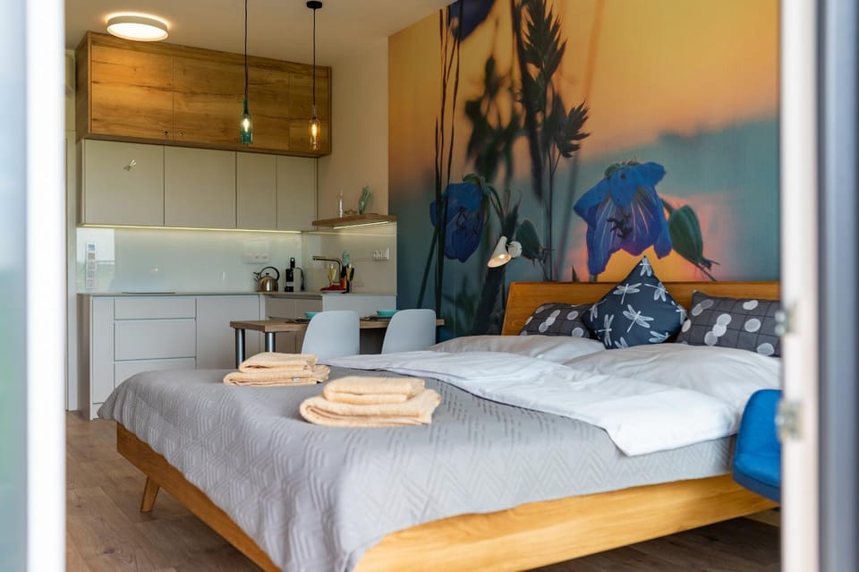 Bed, Photo of the whole room