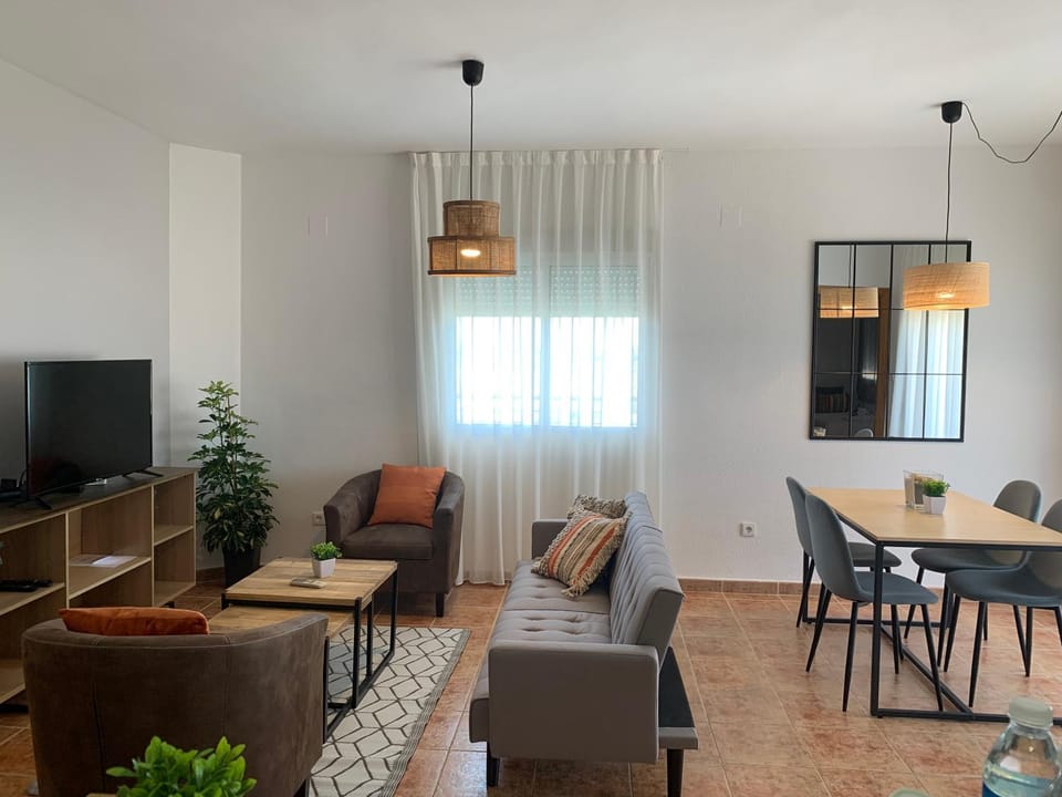 Living room, Lounge or bar, Seating area, Dining area