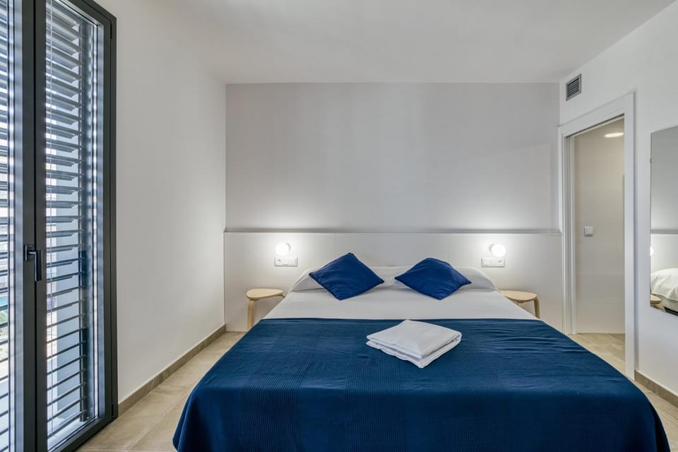 Living room, Bedroom