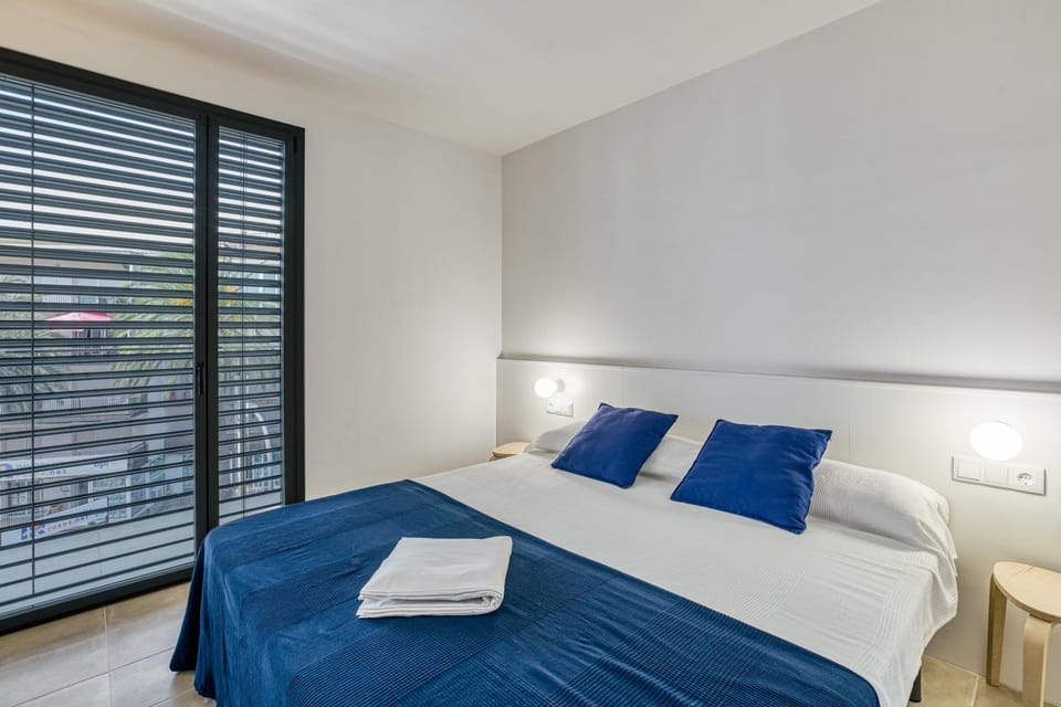 Property building, Living room, Bedroom