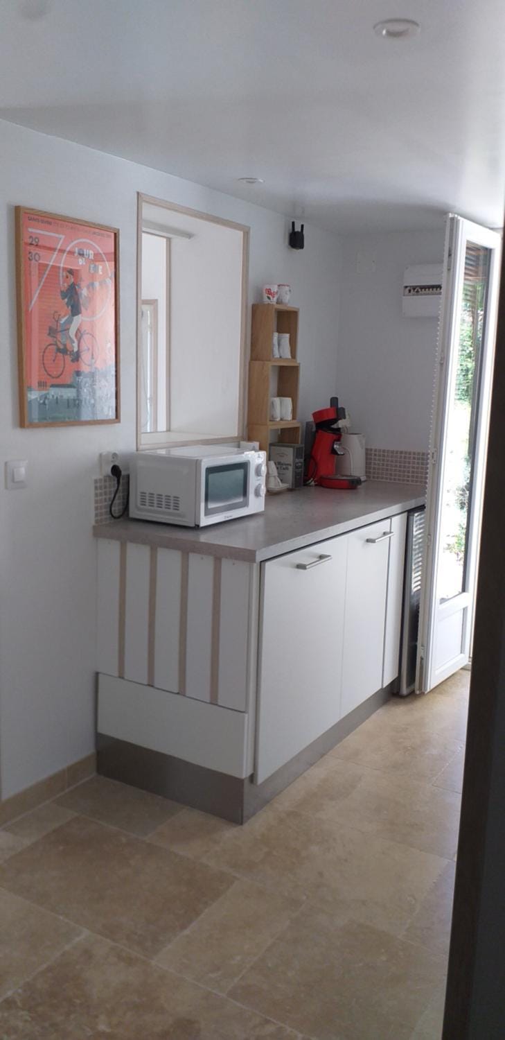Kitchen or kitchenette