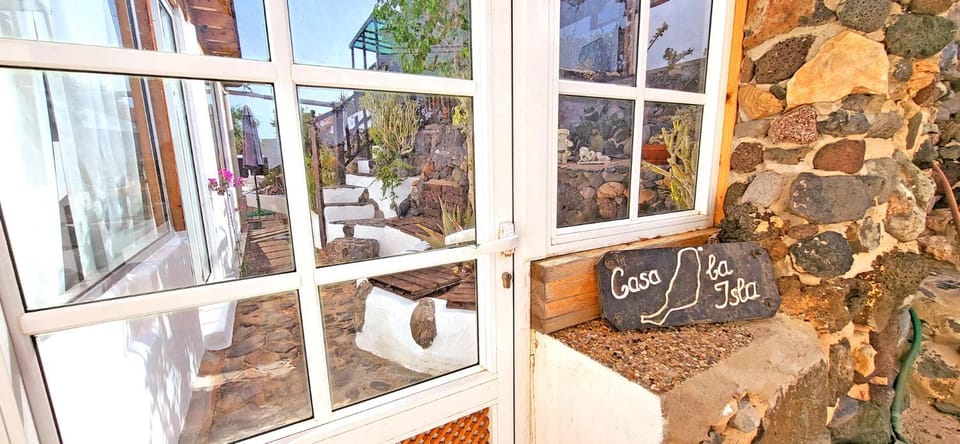 Patio, Facade/entrance
