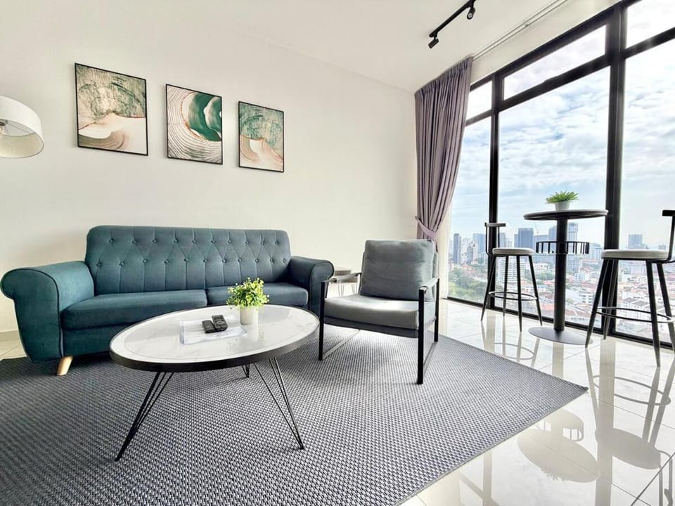 Beacon Executive Suites #Elegant #SkyPool #Georgetown #4pax #2BR 2bath #1Queen 2Single #Quality well maintained #Private superhost Apartment in George Town