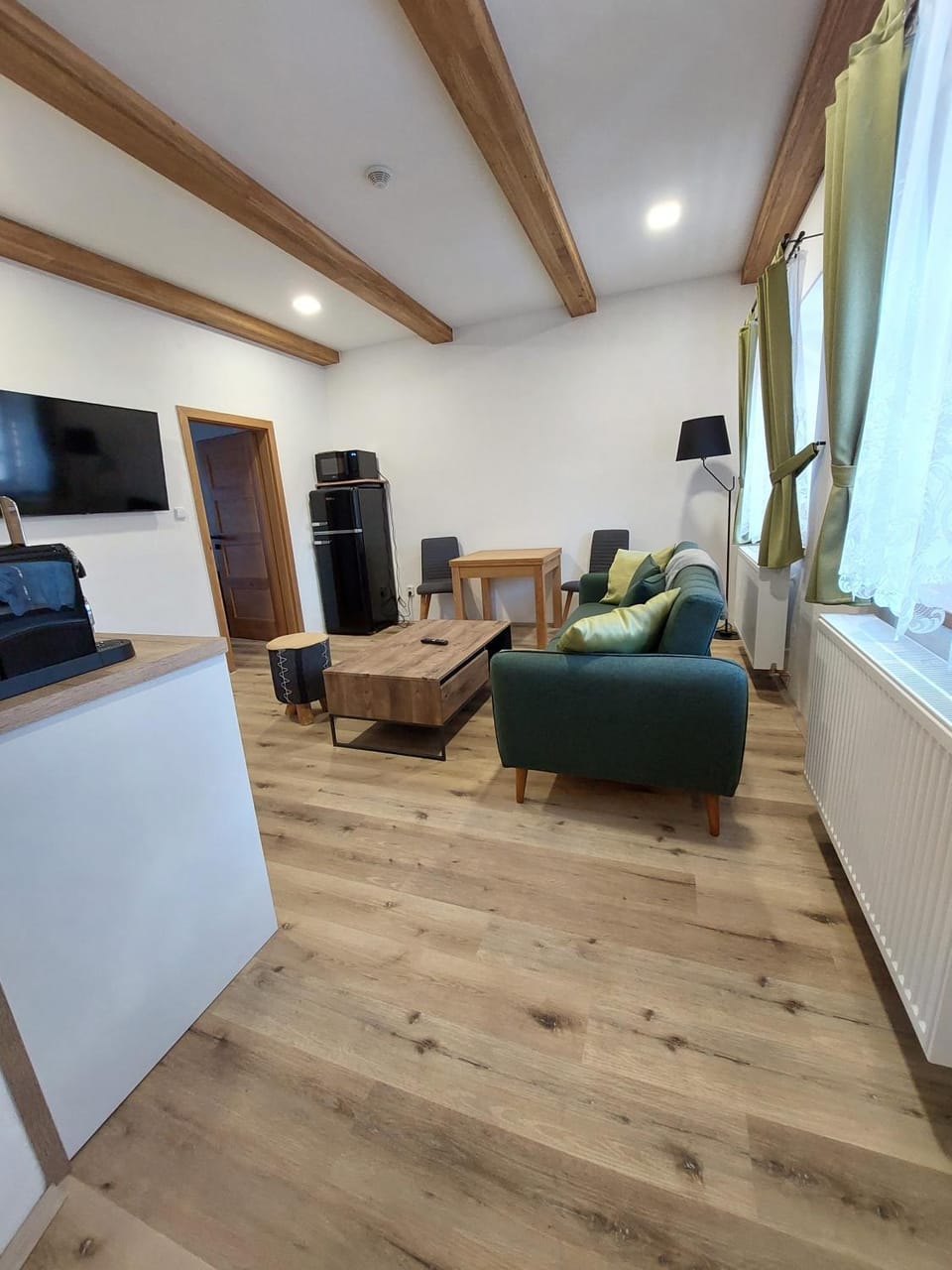 Communal lounge/ TV room, Living room, Seating area, minibar