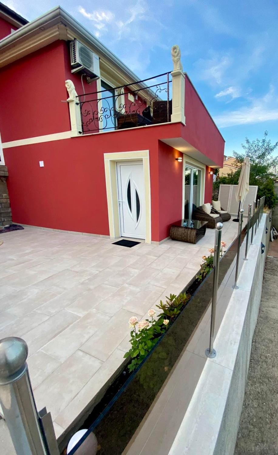 Property building, Balcony/Terrace