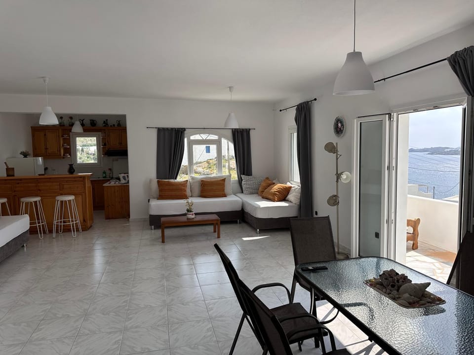 Revel Mykonos 4 House in Mykonos, Mikonos 846 00, Greece