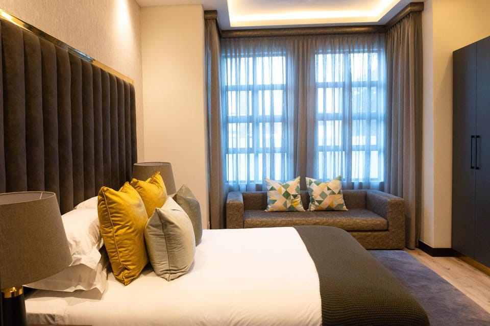 Photo of the whole room, Bedroom