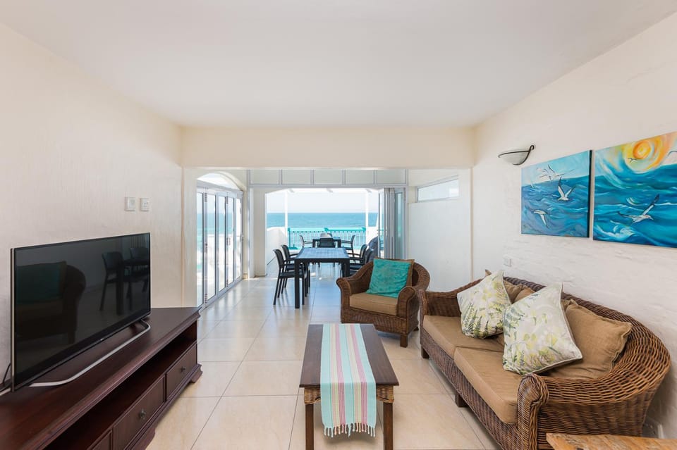TV and multimedia, Living room, Seating area, Sea view