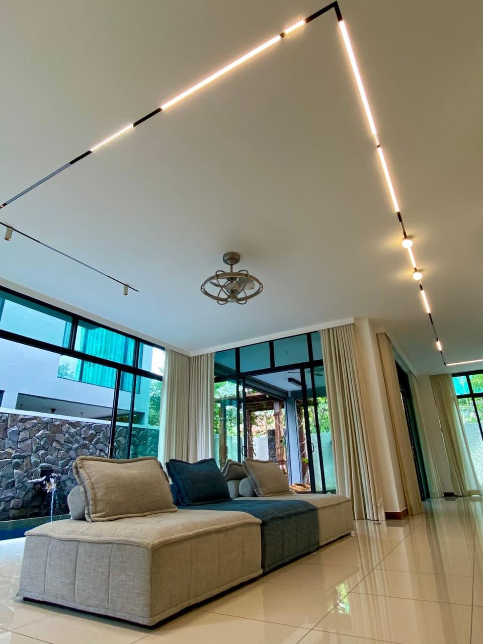 Living room, Seating area